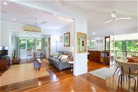 Edenvale Cottage in Beautiful Tropical - Accommodation Melbourne