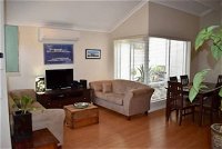 Spacious Home in Mount Hawthorn Next To Lake Monger - QLD Tourism