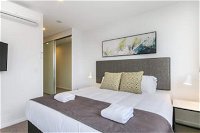 Luxurious 2 Bedroom Brand New Apartment With Amazing Hinterland Views - Australia Accommodation