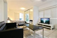 Modern Studio Apartment With Pool  Amazing Views - Melbourne Tourism