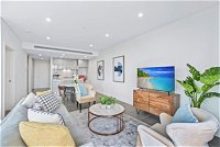 HomeHotel Extreme Luxury Apt next to Mall  Train - Geraldton Accommodation