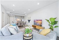 HomeHotel Luxury Apt with Shopping Mall Downstairs - Accommodation Sunshine Coast