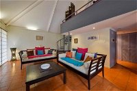 Osprey Holiday Village Unit 112 Vibrant 3 Bedroom Holiday Villa with a Pool in the Complex - Accommodation Mount Tamborine