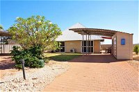 Osprey Holiday Village Unit 104 Luxurious 3 Bedroom Holiday Villa with a Pool in the Complex - Australia Accommodation