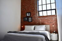 Stylish Warehouse Conversion in Heart of Fitzroy - Accommodation Noosa