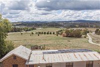 The Daydawn Dairy Perched High Simple Living  What a View - Australia Accommodation