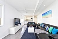 Dolphins Apartment - Bundaberg Accommodation