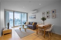 Melbourne Docklands Seaview Apartment At Collins St - Accommodation Tasmania