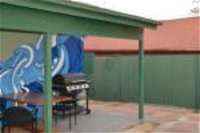 Lukes Cozy Guest House - Bundaberg Accommodation