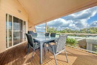 3 Bedroom Villa Moy at Nelson Bay 2 / 30 Thurlow Avenue FREE WIFI - QLD Tourism