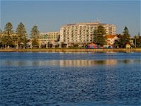 Oaks The Entrance Waterfront Suites - Lennox Head Accommodation