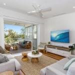 KINGY BEACH HOUSE at 162 - Accommodation Cooktown