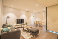 STUNNING Luxury 2beds2bathAPT atCBD Haymarket - Holiday Adelaide