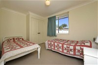 Reef Close 1 / 2 - Accommodation Cooktown