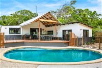 11 Naiad Court Rainbow Shores Fantastic Family Retreat Swimming Pool 200m to beach Free Wi Fi - Accommodation Cooktown