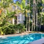 Quiet Oasis Apartment with Rooftop Spa - Palm Beach Accommodation