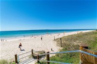Pet Friendly home walking distance to Surf Beach North St. Woorim - Your Accommodation