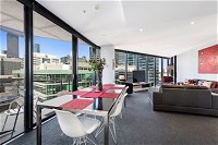 Docklands Executive Apartments - QLD Tourism