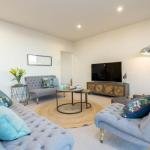 Luxury Four Bedroom Apartment - Accommodation BNB