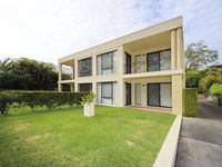 Bagnall Views 2 / 161 Government Rd Stylish  modern duplex across the road to the waters edge - Hotel WA