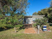 The Croft 11 Boulder Bay Rd Cosy Beach House with Aircon  only 270m to the Beach - Accommodation Newcastle