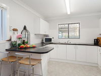 Lorikeet Retreat 2 / 117 Tomaree Rd Pet Friendly Air Conditioned Holiday House - Hotel WA