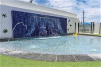 Pool Tennis Alexandra Headlands Oceanfront Resort - Foster Accommodation