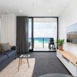 Luxury Beachfront Apartment in Newcastle - Accommodation BNB