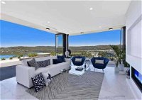 Stylish Penthouse with Views  Jacuzzi - Accommodation Sunshine Coast