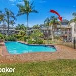 Amazing waterfront location pool beach water views tropical gardens - Accommodation Port Hedland