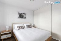 Brand new family friendly 3 bed villa walk shops - Accommodation Mount Tamborine