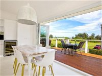 Arklow I Pet Friendly with Ocean Views - Accommodation Yamba