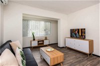Stylish Apartment in Leafy South Perth - Getaway Accommodation