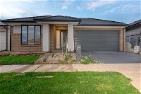 Resortstyle 4BR House With Parkingwerribee - Getaway Accommodation