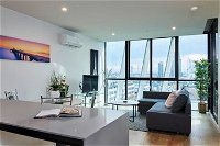 Stunning Harbour  City View Loft - Foster Accommodation