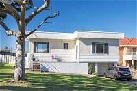 Toms Beach House - eAccommodation