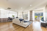 3 Bedroom Waterfront Penthouse on the Hawkesbury - Accommodation Tasmania