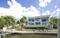 Gold Coast Luxury Waterfront House - Accommodation Sunshine Coast