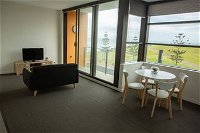 Watt Street 1 BR Apartment w Ocean Views - Accommodation Sunshine Coast
