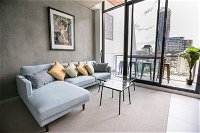 Spacious Apartment Close to Melbourne CBD - Accommodation Redcliffe