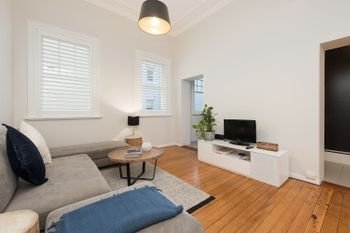 Spacious One Bedroom Heart of Potts Point H333