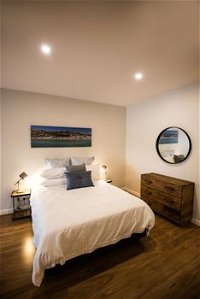 Wickham Newcastle Modern 1 Bed Apartment - Accommodation Sunshine Coast