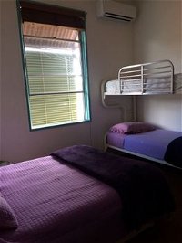 Aussie Way Backpackers - Accommodation Burleigh