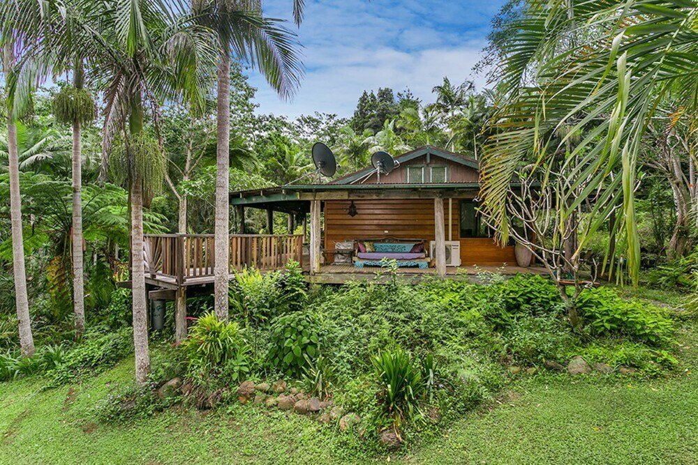 Upper Coopers Creek ACT Accommodation Airlie Beach
