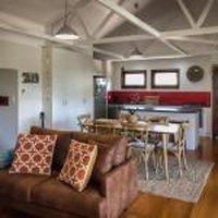 Samphire Beach House - QLD Tourism