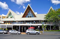 Airlie Waterfront Accommodation - Accommodation Noosa