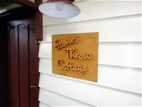 Stones Throw Cottage Bed  Breakfast - Broome Tourism