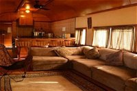 Krinklewood Cottage  Train Carriages - Maitland Accommodation