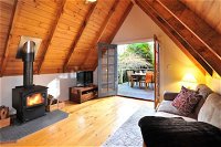 Santosa Cottage - Bundaberg Accommodation