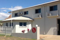 Castle Crest Motel - QLD Tourism